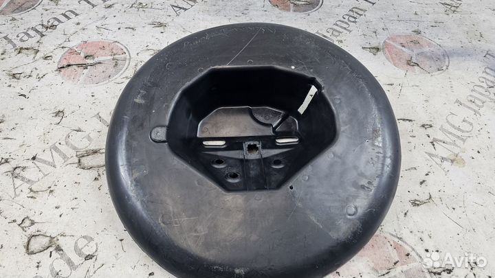 Ниша запасного колеса на Mercedes R129