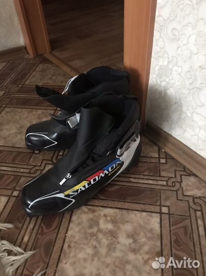 Лыжные ботинки