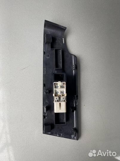 Кнопка стеклоподъемника Chevrolet Aveo T 250