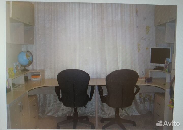 Письменный стол бу с полкой и тумбочкой