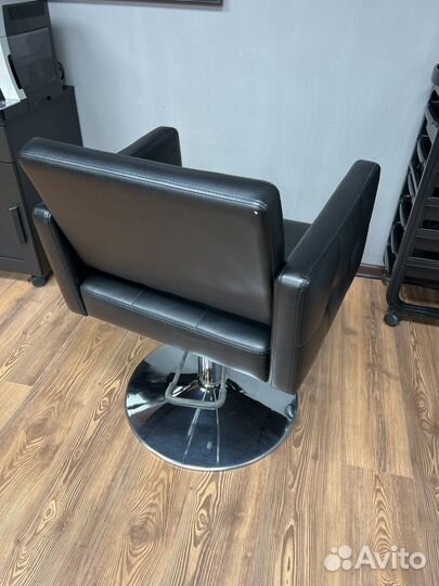 Кресло парикмахерское с пневмо