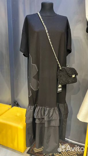 Платье с воланом