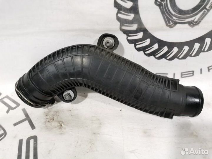 Патрубок интеркулера Volkswagen Tiguan 2008-2011