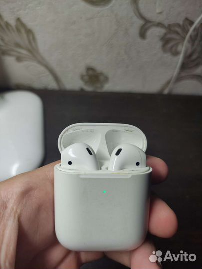 Беспроводные наушники apple airpods