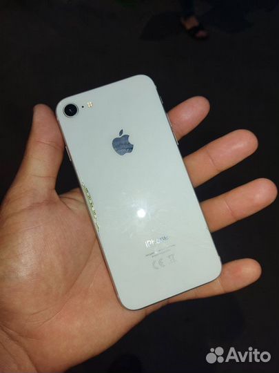 Телефон iPhone 8