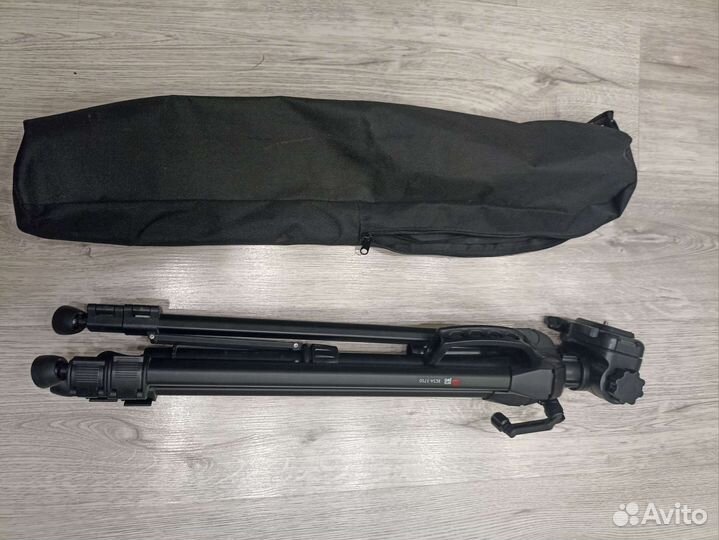 Штатив для фотоаппарата