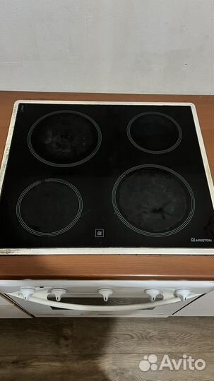 Плита с духовкой электрическая Ariston