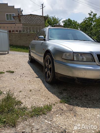 Audi A8 4.2 AT, 1995, битый, 30 222 км