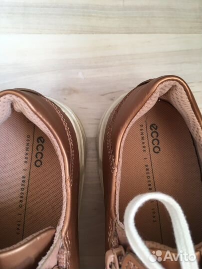 Кроссовки новые ecco р.37