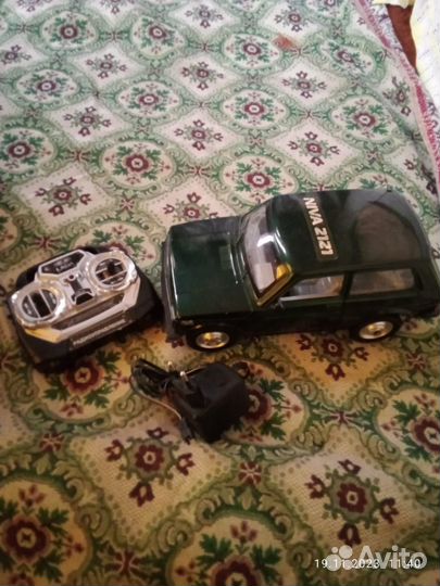 Машинка детская. на пульту управления