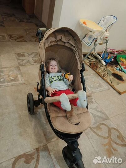 Прогулочная коляска