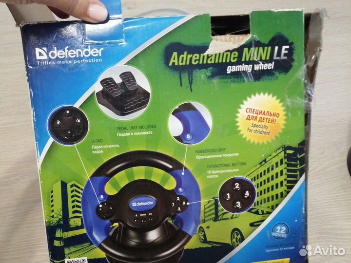 Игровой руль с педалями