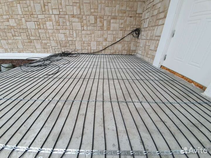 Установка электрического тёплого пола. Отопление