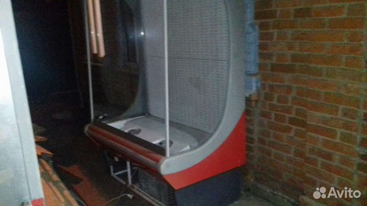 Холодильная витрина бу