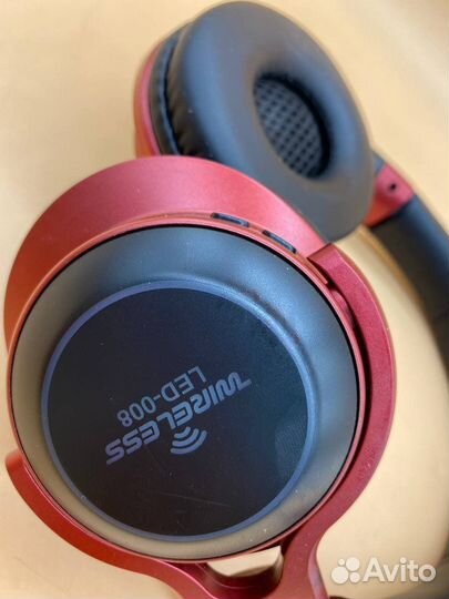 831670 Bluetooth-наушники