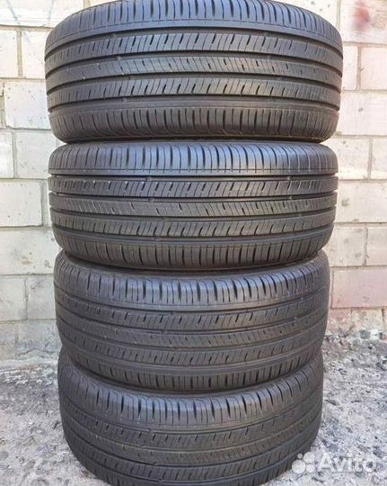 Kumho Solus TA31 215/55 R16 97V