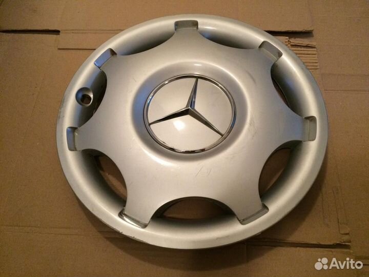 Колпак колеса Mercedes Benz W2034010024