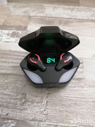 Беспроводные наушники новые