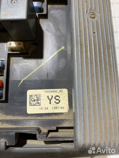 Блок предохранителей Cadillac Escalade 3