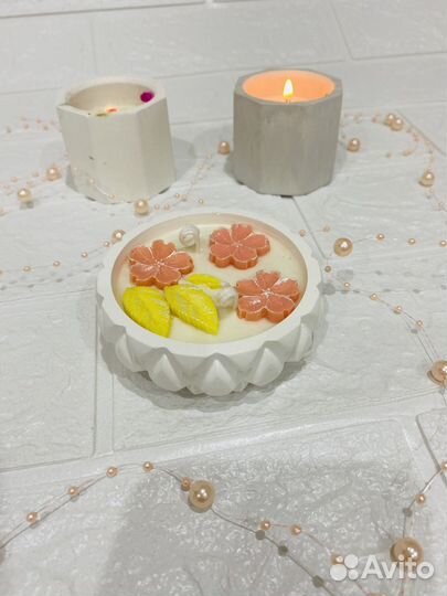 Свечи из соевого воска в гипсовом подсвечнике