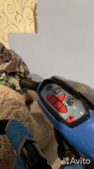 Детский трехколесный велосипед с ручкой