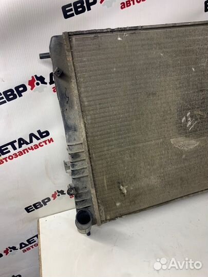Радиатор охлаждения двигателя Renault Duster