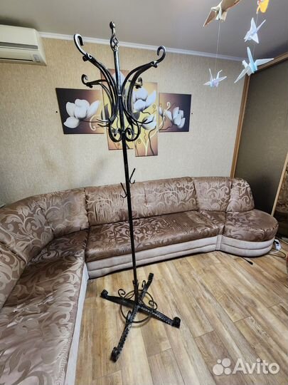 Кованная вешалка