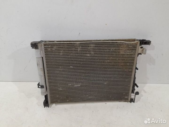 Радиатор охлаждения Renaul Logan 2
