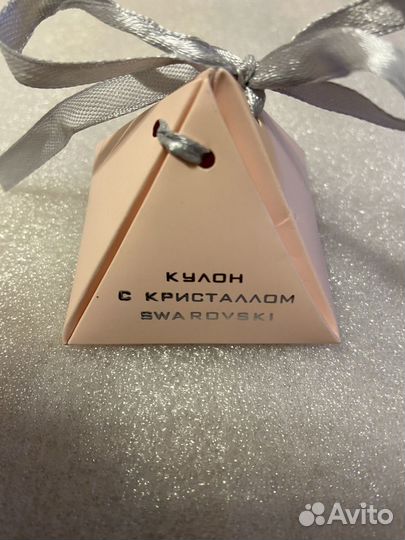 Кулон с кристаллом Swarovski