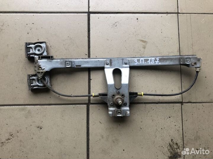 Стеклоподъемник механический задний Vento