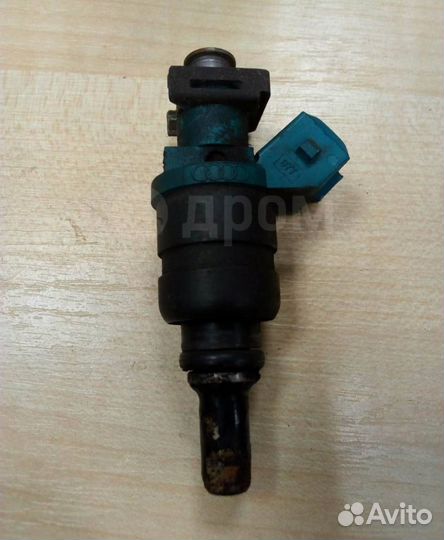 Форсунка топливная VW Passat B5 ADR