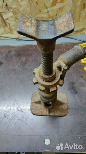 Домкрат УАЗ