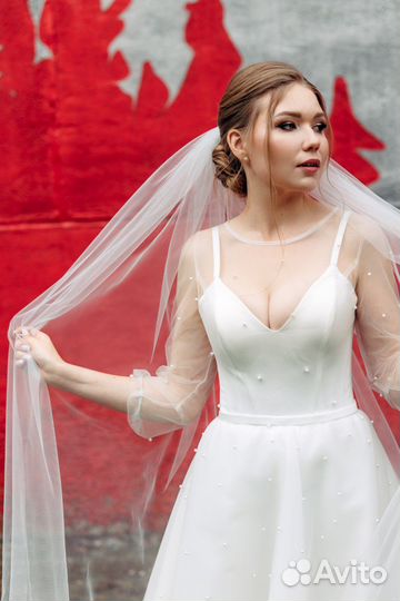 Свадебное платье со шлейфом