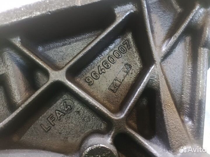 Кронштейн двигателя Peugeot 307 хэтчбэк 1.4 KFU