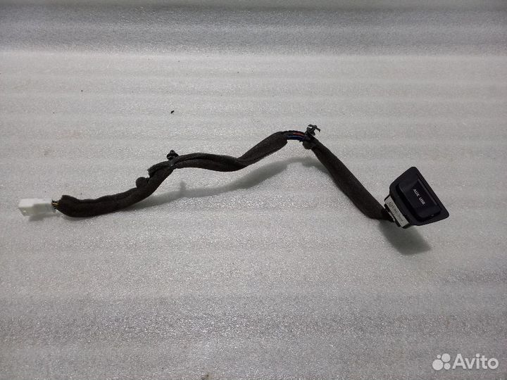 Разъём AUX /USB Hyundai Santa Fe 3 DM (961202W000)