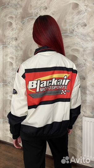 Куртка ветровка