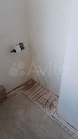 2-к. квартира, 61 м², 1/6 эт.