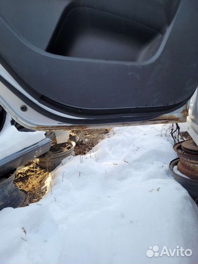 Задняя левая дверь Джилли Эмгранд ес7