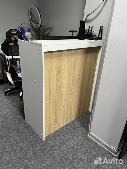 Стойка ресепшн