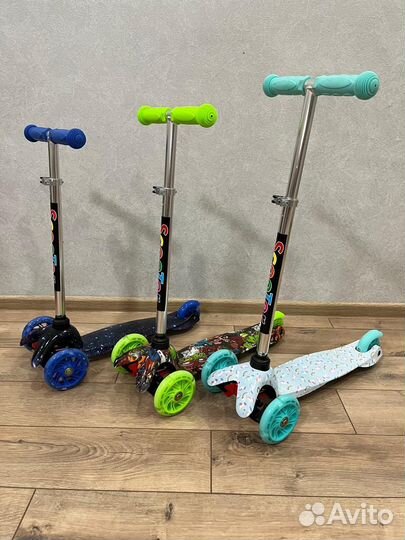Самокат детский с принтом