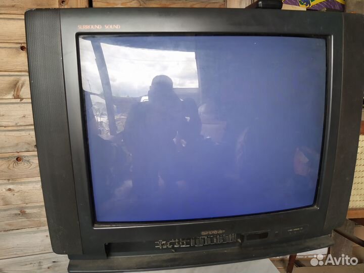 Телевизор Sharp, 70 см