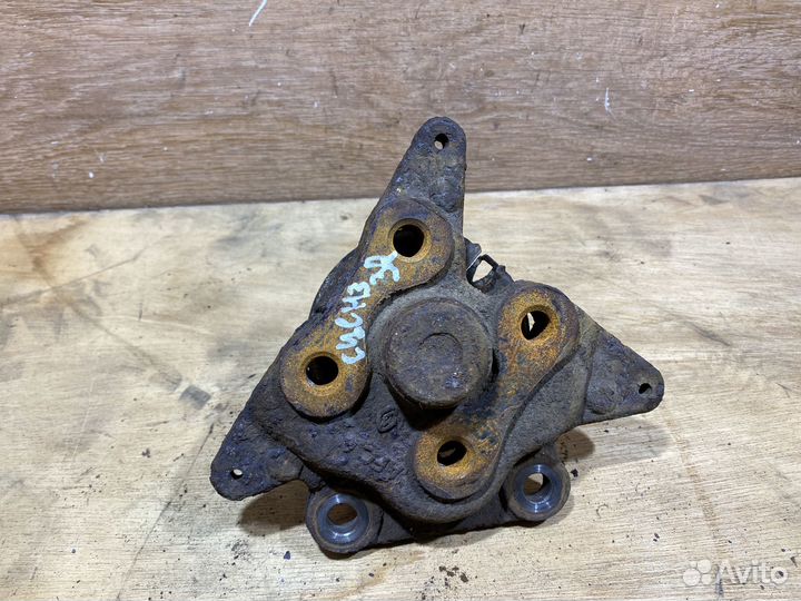 Цапфа задняя правая Renault Scenic 3 X93