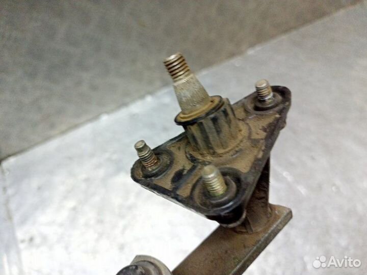 Трапеция дворников Mitsubishi Carisma 4G92