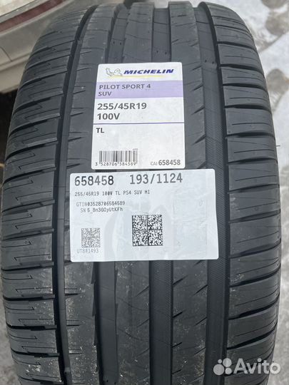 Michelin Pilot Sport 4 255/45 R19 104F