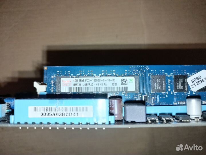 Материнская плата с процессором и памятью