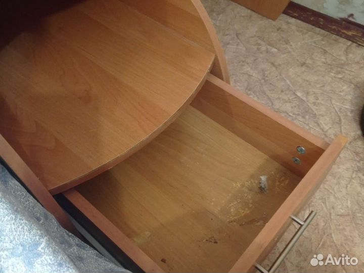 Косметический столик с зеркалом бу