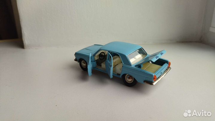 Волга газ 24 Голубое такси модель СССР 1:43