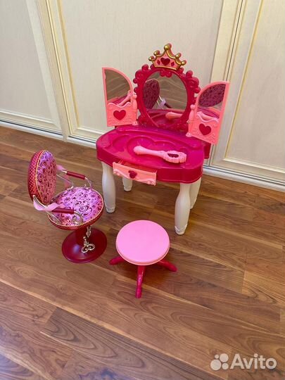 Продается детский косметический столик