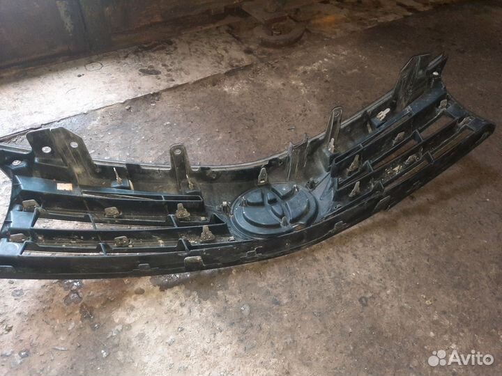 Решётка радиатора Тойота королла Е180