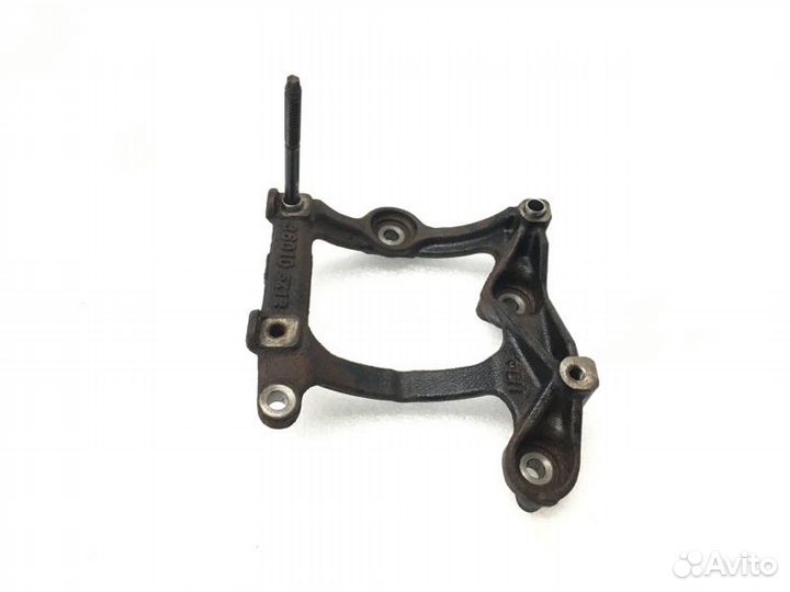 Кронштейн компрессора кондиционера Toyota Camry